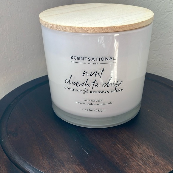 Scentsational:mint chocolate chip- coconut & beeswax blend-wood lid-3 wick-26 oz - Picture 1 of 6